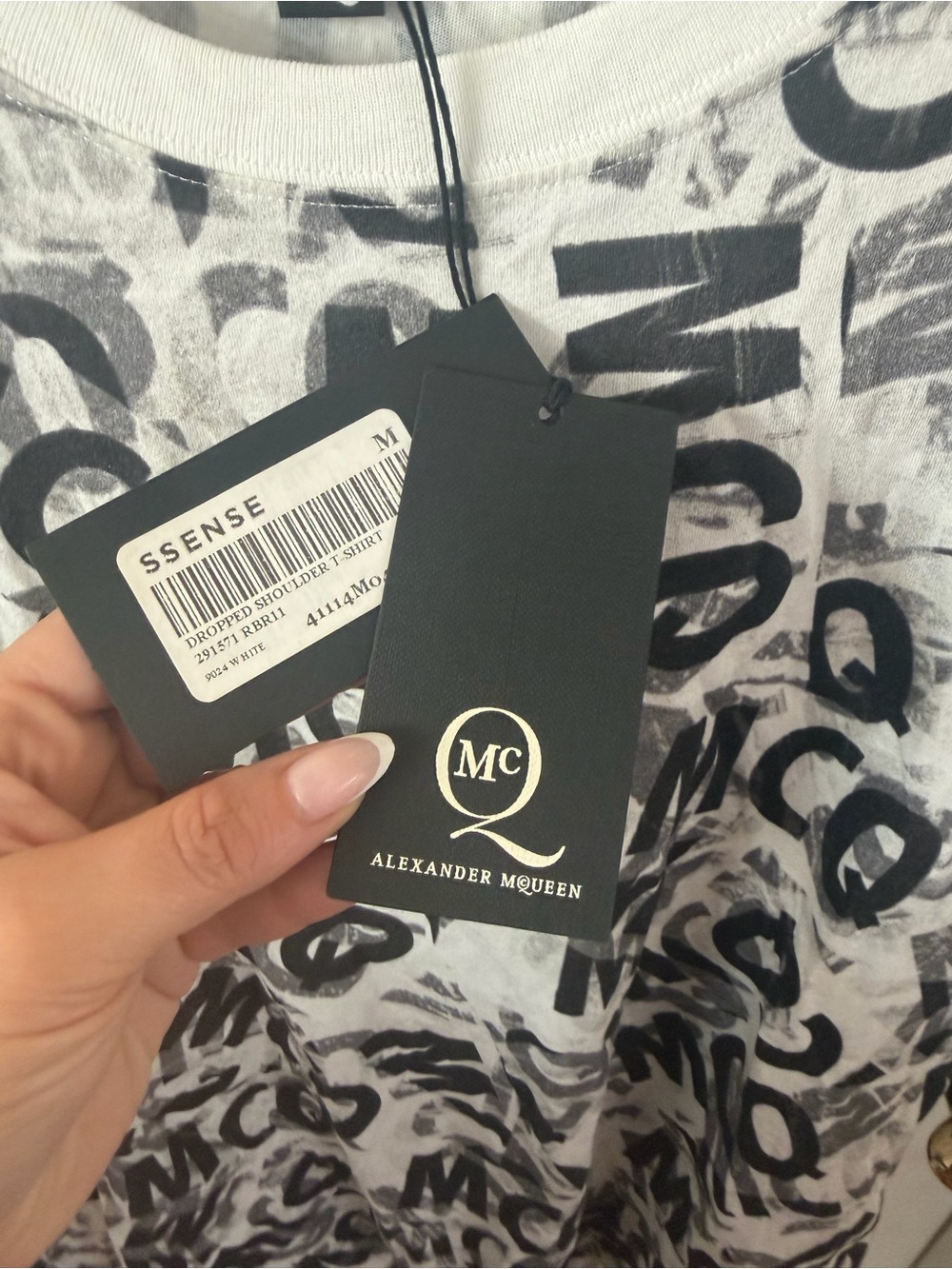 Alexander McQueen White T-Shirt with Black All-Over MCQ Print - Picture 2 of 2